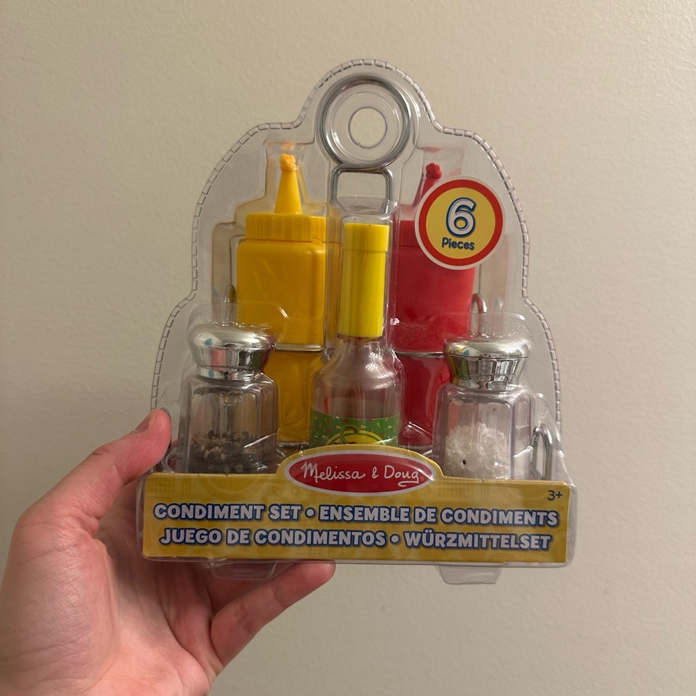 NEW Melissa & Doug Colorful Play Condiment Set